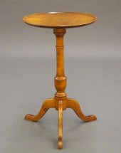 NEW ENGLAND MAPLE CANDLESTANDA