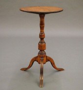 NEW ENGLAND MAPLE CANDLESTANDA