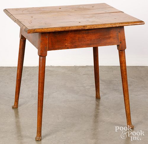 NEW ENGLAND MAPLE TAVERN TABLE,