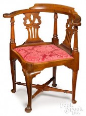 NEW ENGLAND QUEEN ANNE MAHOGAN