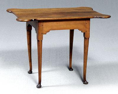 New England tea table, Queen Anne