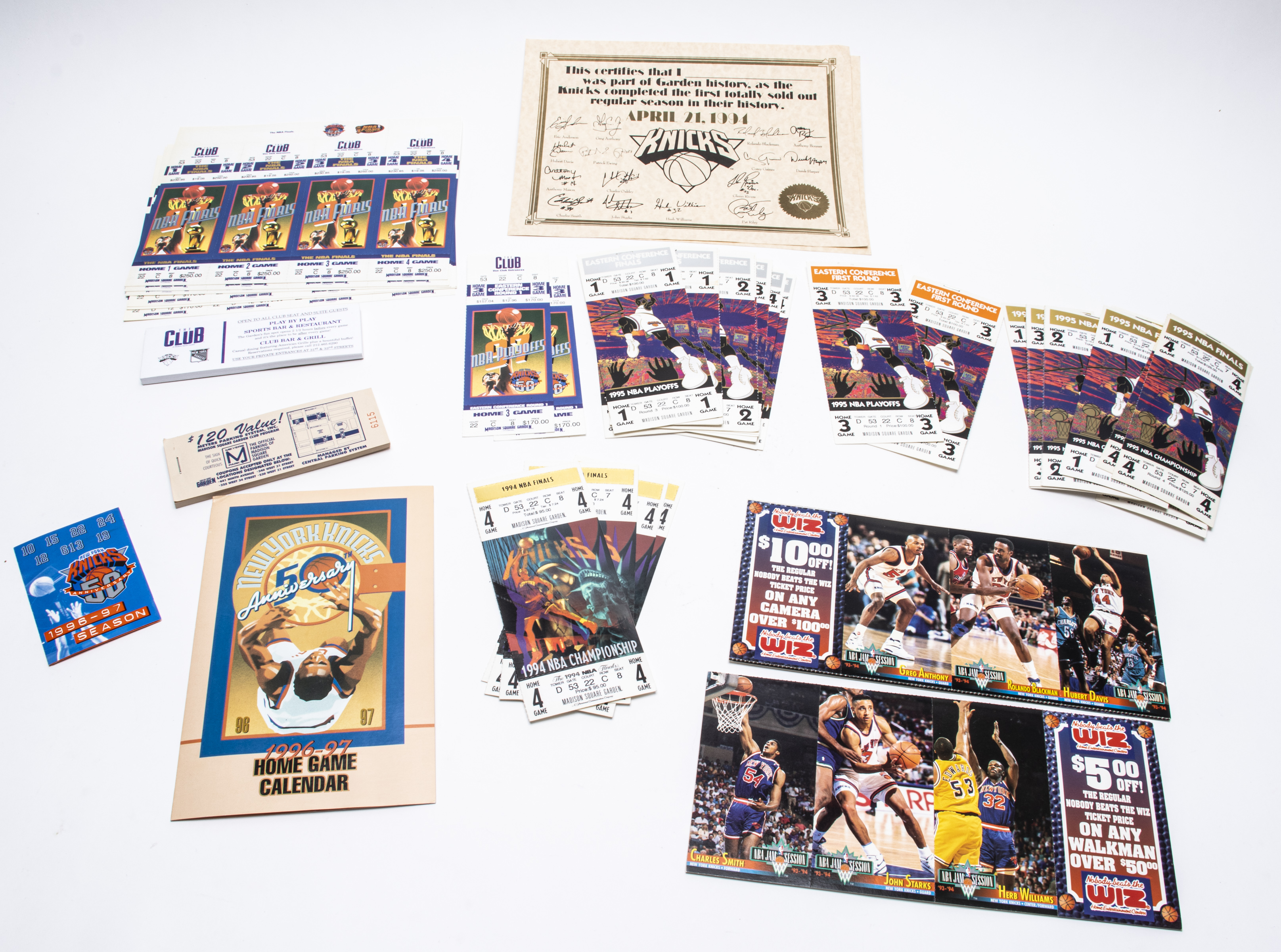 NEW YORK KNICKS 1990S MEMORABILIA /
