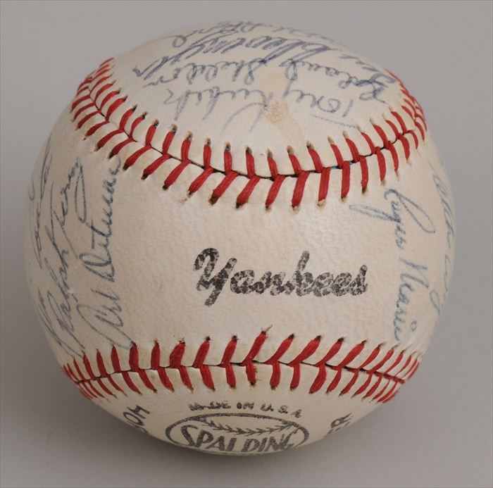 NEW YORK YANKEES: 1961 SIGNED