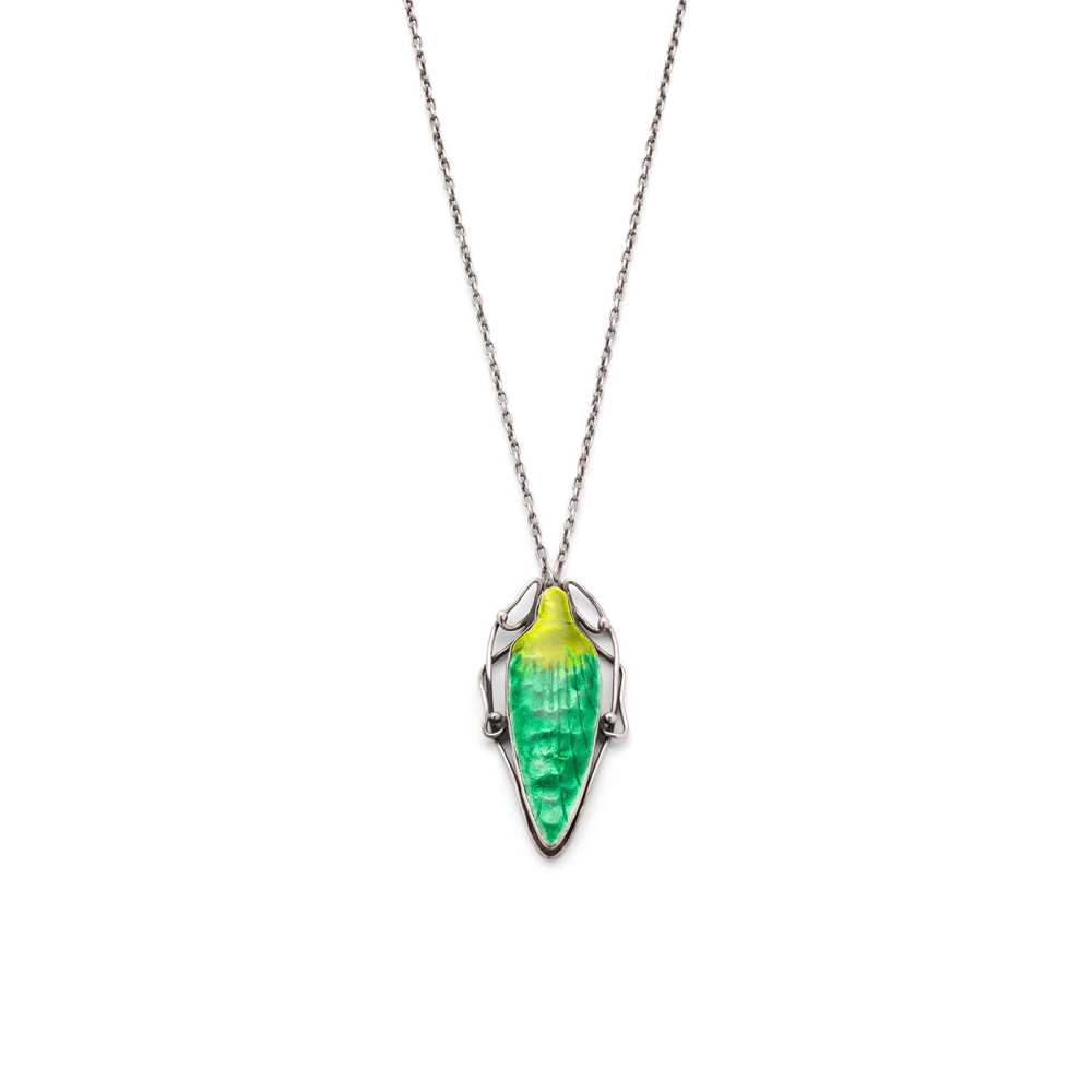NEWLYN SCHOOL PENDANT, CIRCA 1900