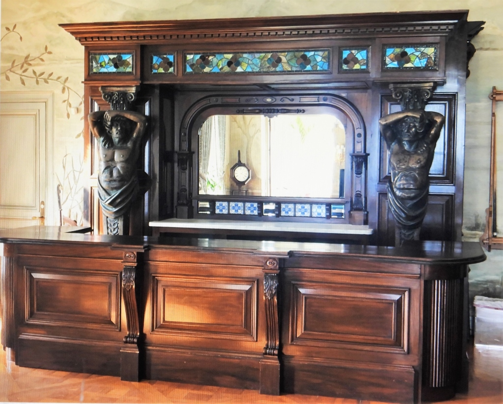 NEWPORT MANSION MAHOGANY GLASS