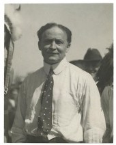 NEWS SERVICE PHOTOGRAPH OF HOU