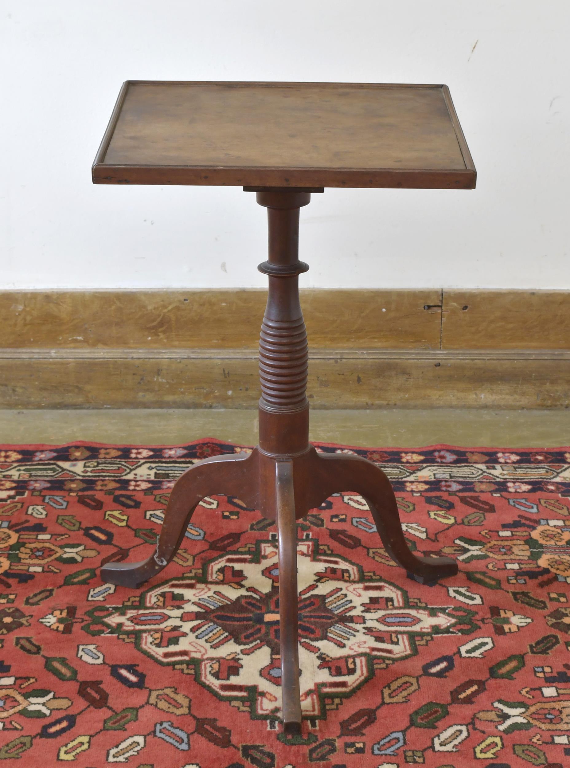 NH QUEEN ANNE TRAY TOP CANDLESTAND,