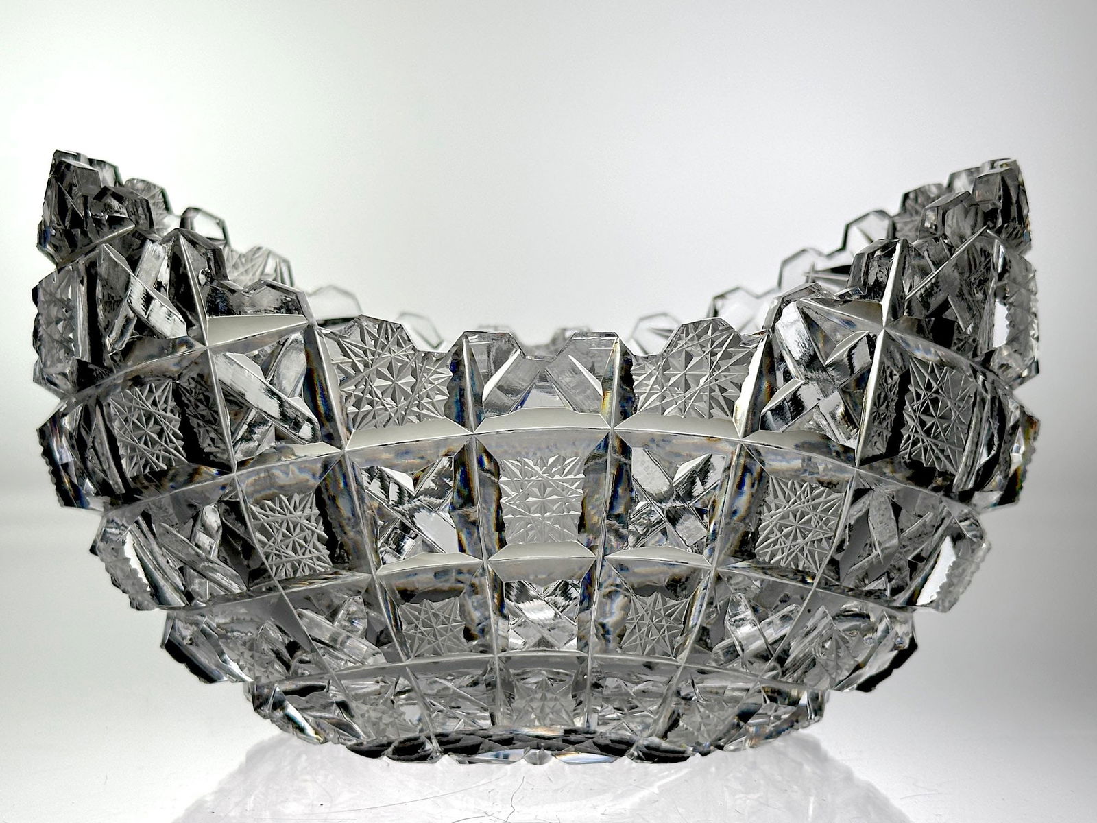 NIAGRA CUT GLASS CO. RIBBON CUT