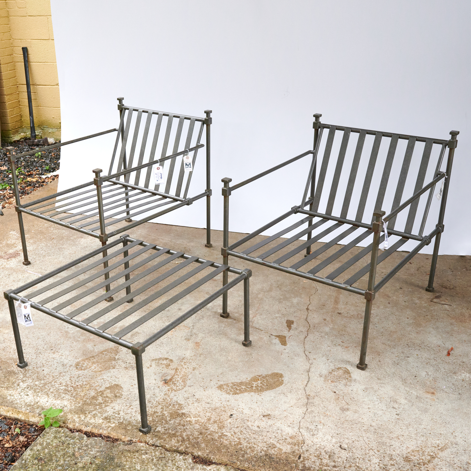 NICE MODERN PATIO POOLSIDE CHAIRS