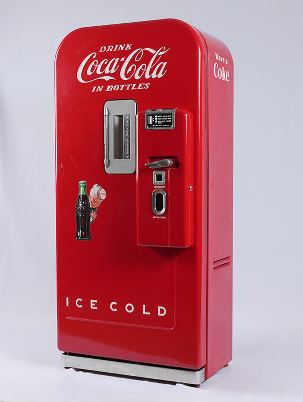 NICELY RESTORED COCA COLA VENDO