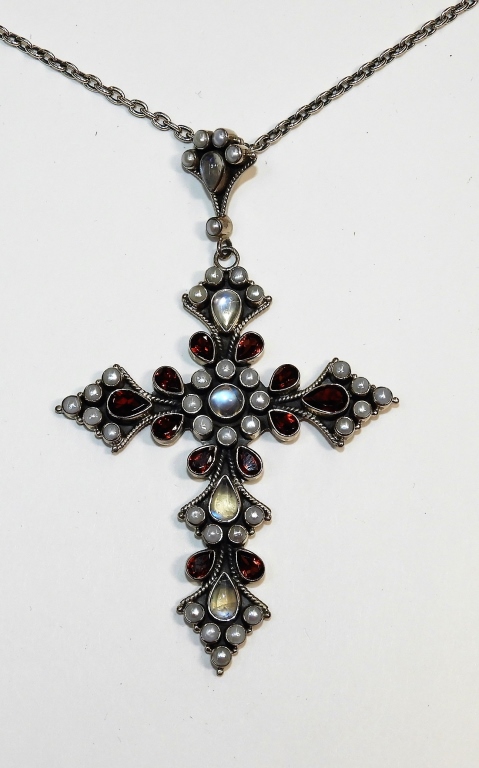 NICKY BUTLER STERLING SILVER GARNET