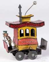 NIFTY LITHOGRAPHED TIN WIND-UP