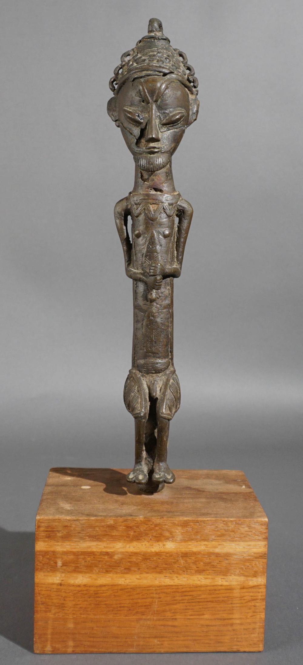 NIGERIAN TRIBAL SCULPTURE WITH