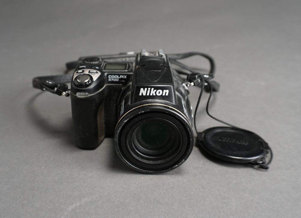 NIKON COOLPIX 5700 5 MEGA PIXEL