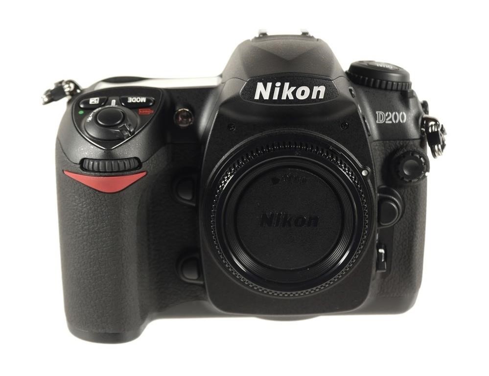 NIKON D200 CAMERA BODY, NEW IN