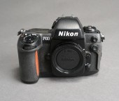 NIKON F100 35MM SLR FILM CAMER