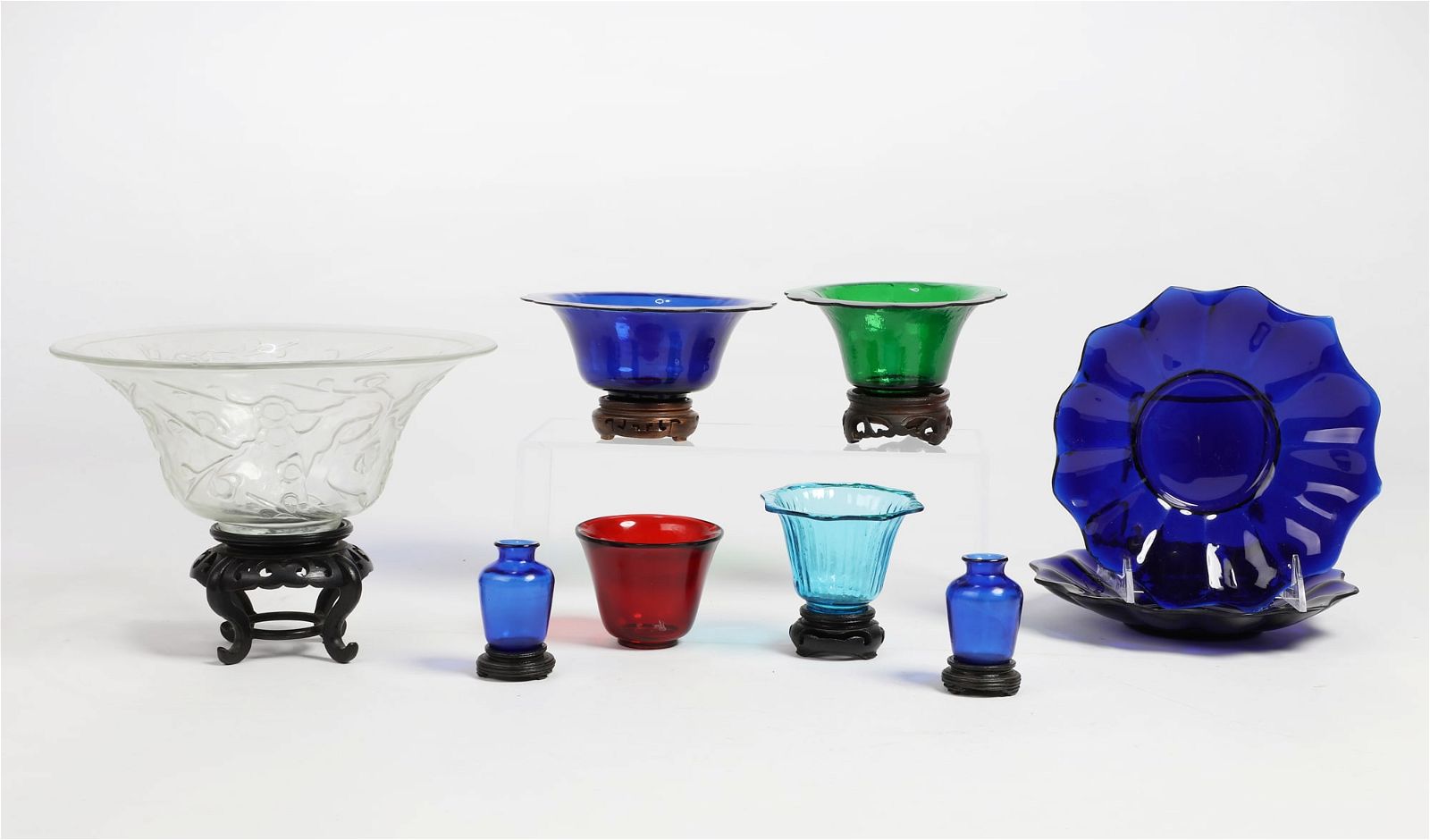 NINE CHINESE PEKING GLASS