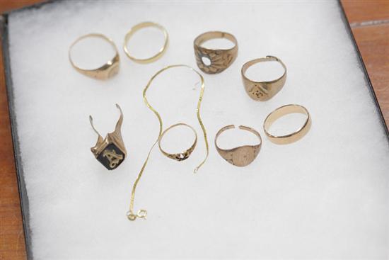 NINE PIECES OF JEWELRY. Eight rings