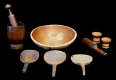 NINE PIECES OF TREENWARE, INCL