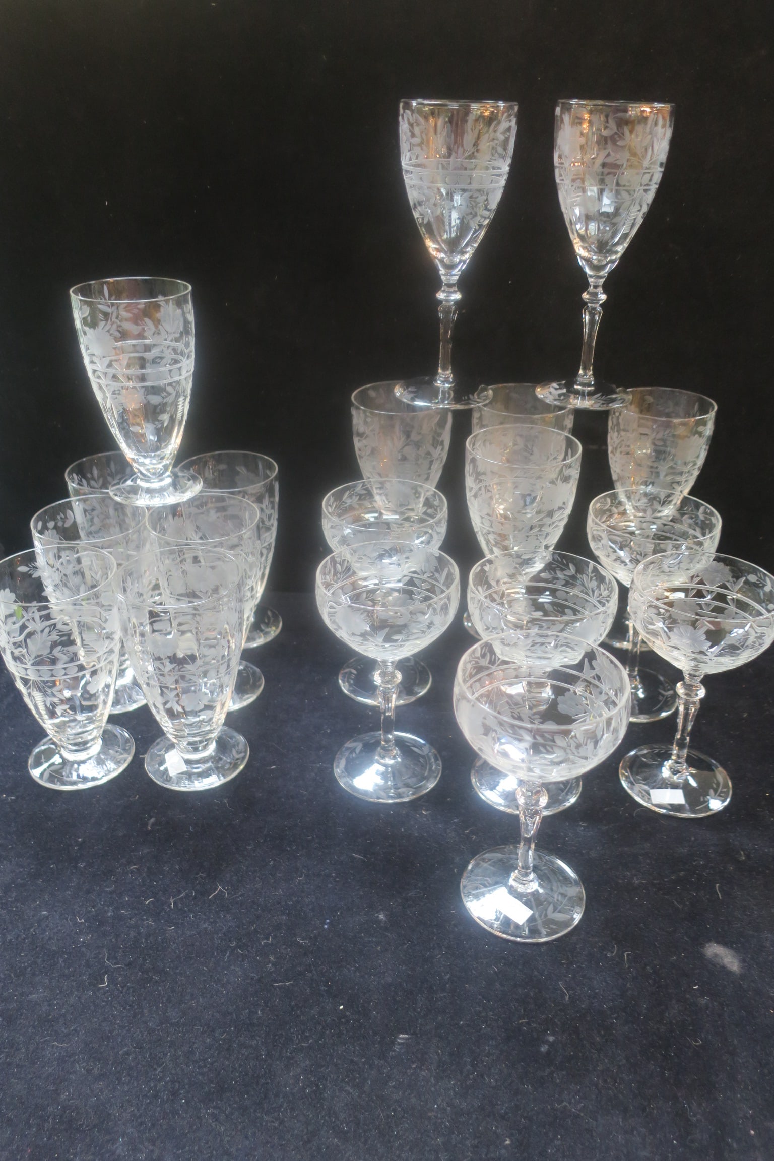 NINETEEN PIECES TIFFIN-FRANCISCAN