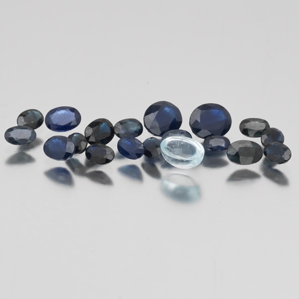 NINETEEN UNMOUNTED 19.05 CT TOTAL