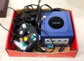 NINTENDO GAME CUBE WITH TWO CO
