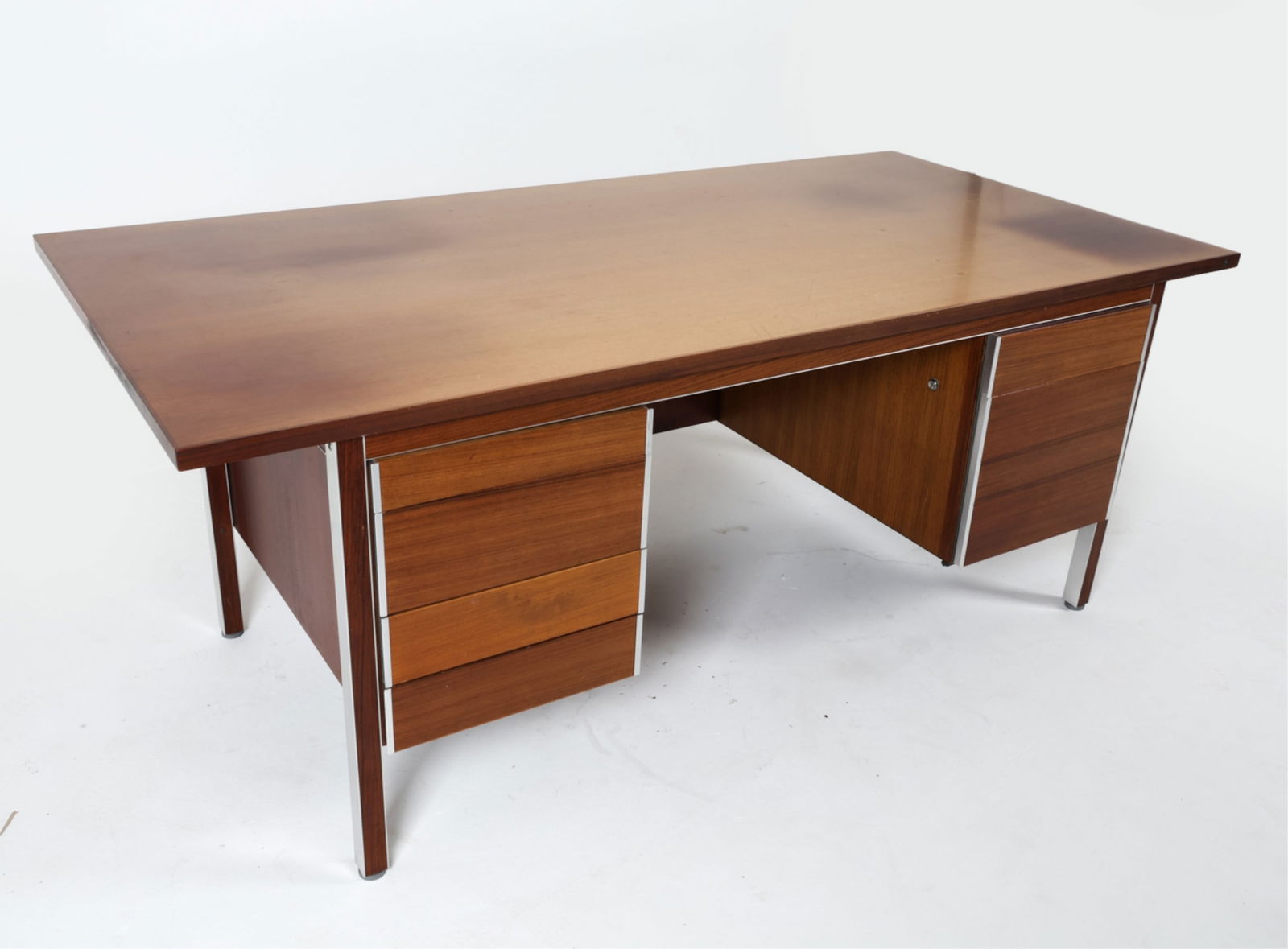 NIPU ROSEWOOD AND CHROME WRITING
