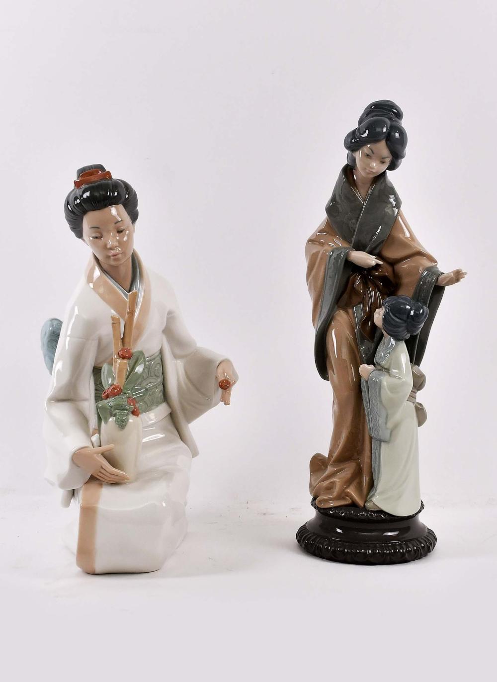 NOA GEISHA WITH IKIBANA & A