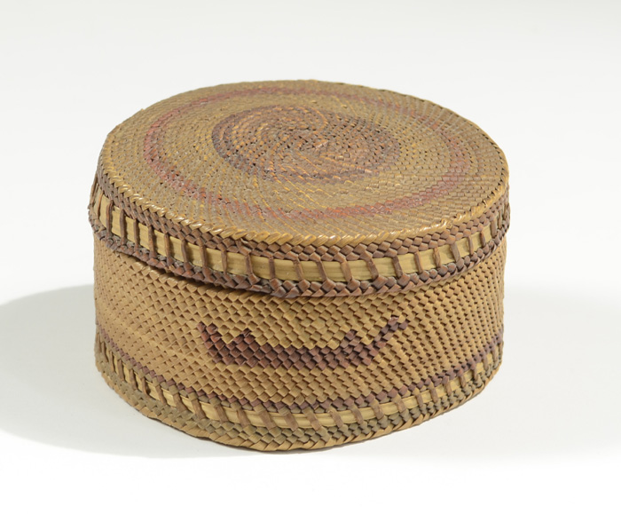 NOOTKA/MAKAH FINELY WOVEN LIDDED