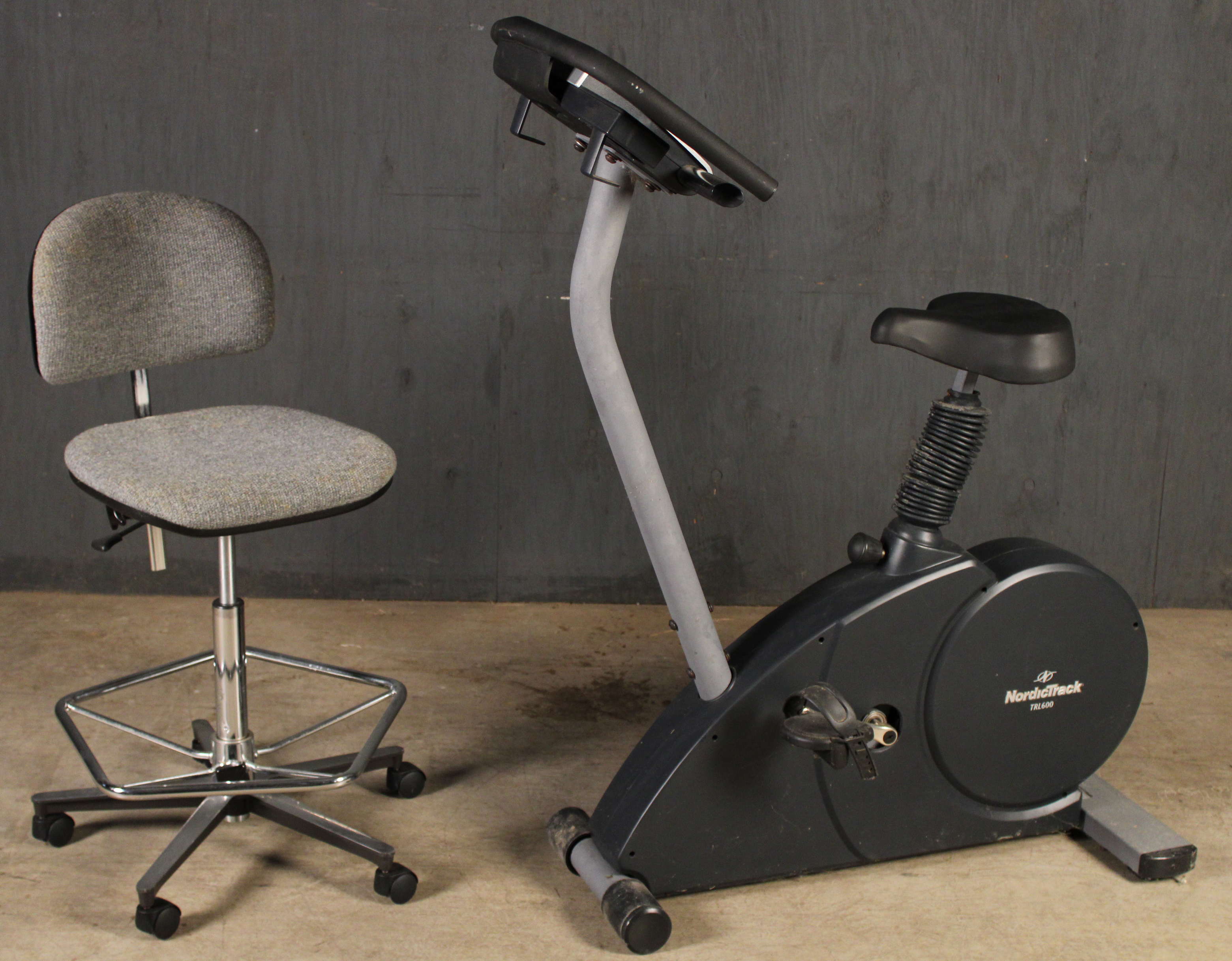 NORDITRAK AND OFFICE CHAIR