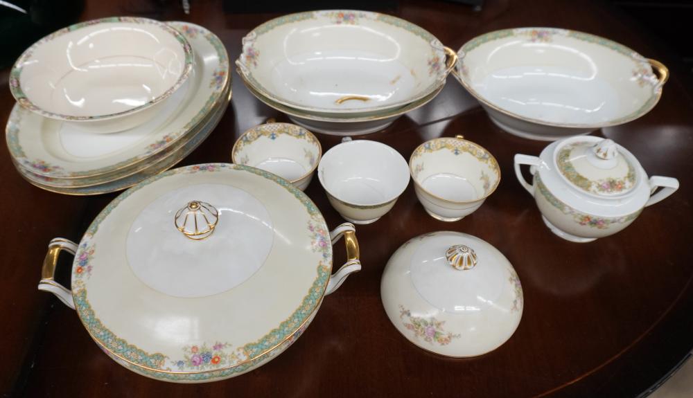 NORITAKE 11-PIECE TABLE