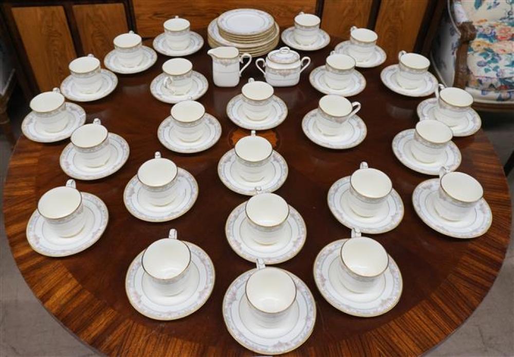 NORITAKE BARRYMORE 60-PIECE DESSERT
