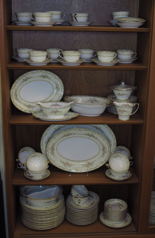 NORITAKE ''LOLITA'' FINE CHINA