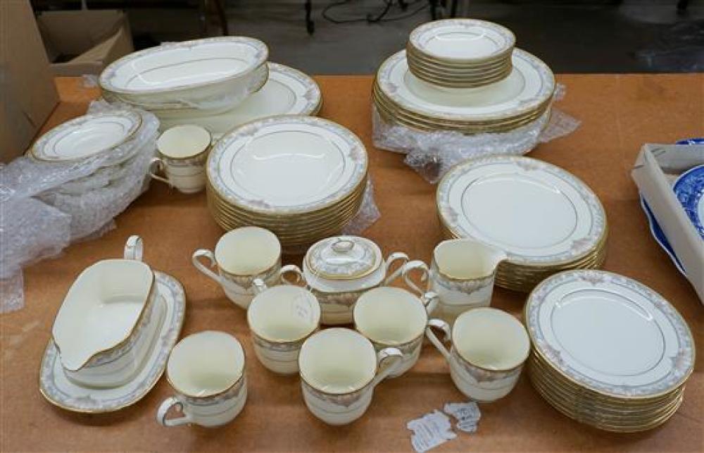 NORITAKE SIXTY PIECE BARRYMORE