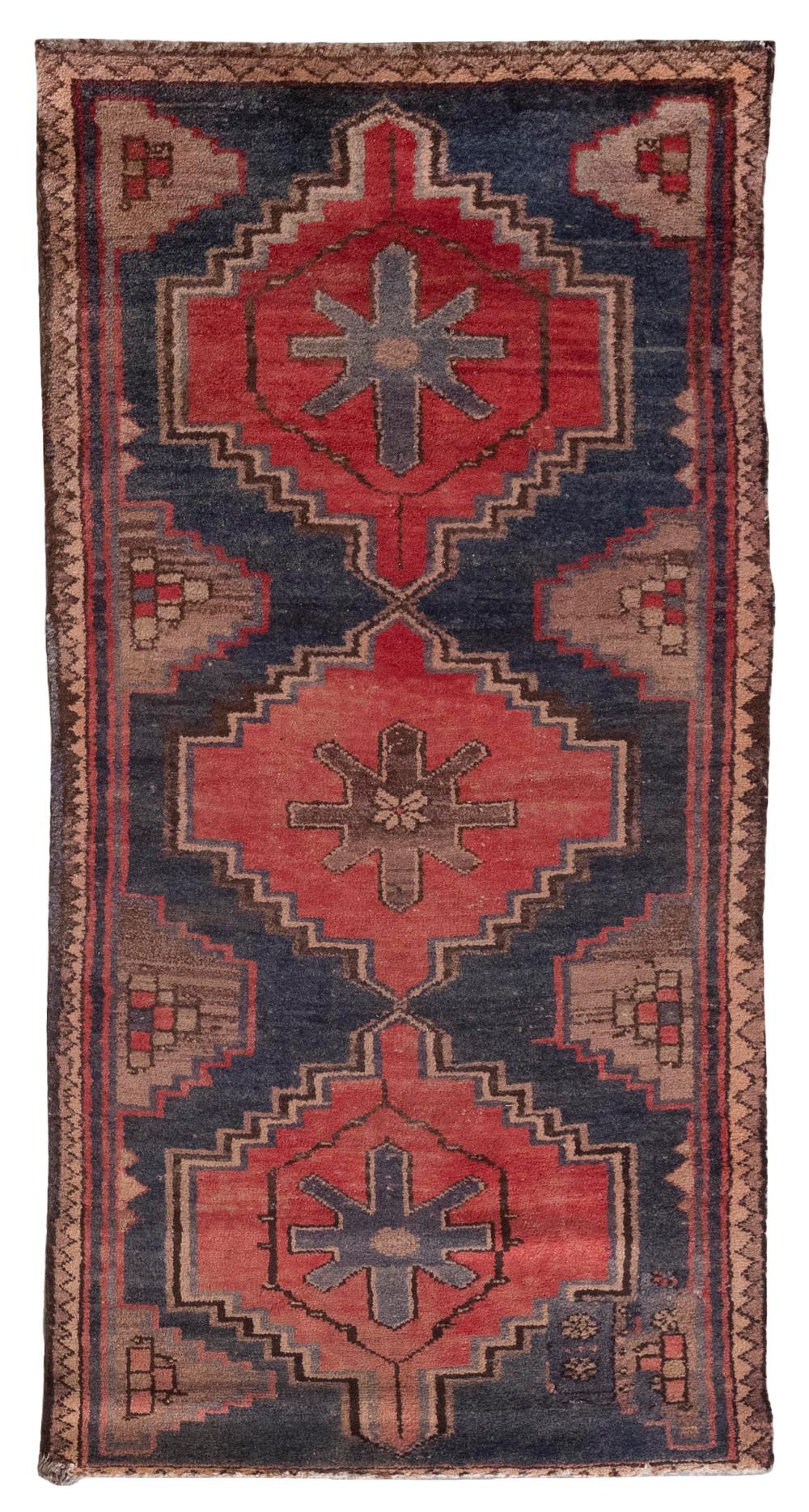 NORTHWEST PERSIAN RUG: 3’1” X