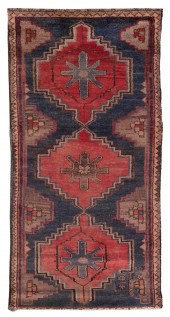 NORTHWEST PERSIAN RUG: 3’1” X