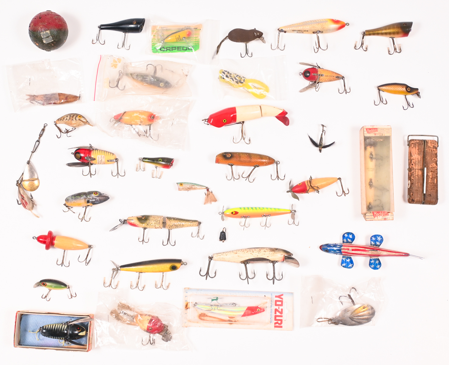 NUMEROUS VINTAGE FISHING LURES,