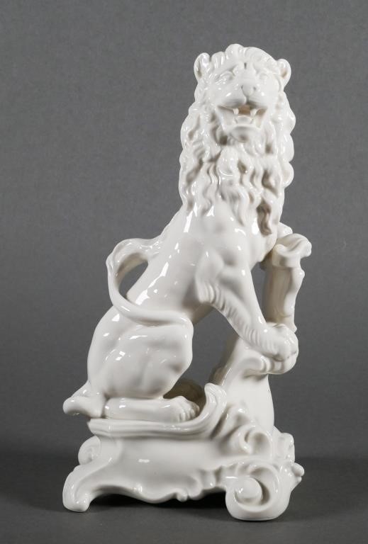 NYMPHENBERG PORCELAIN LIONBlanc