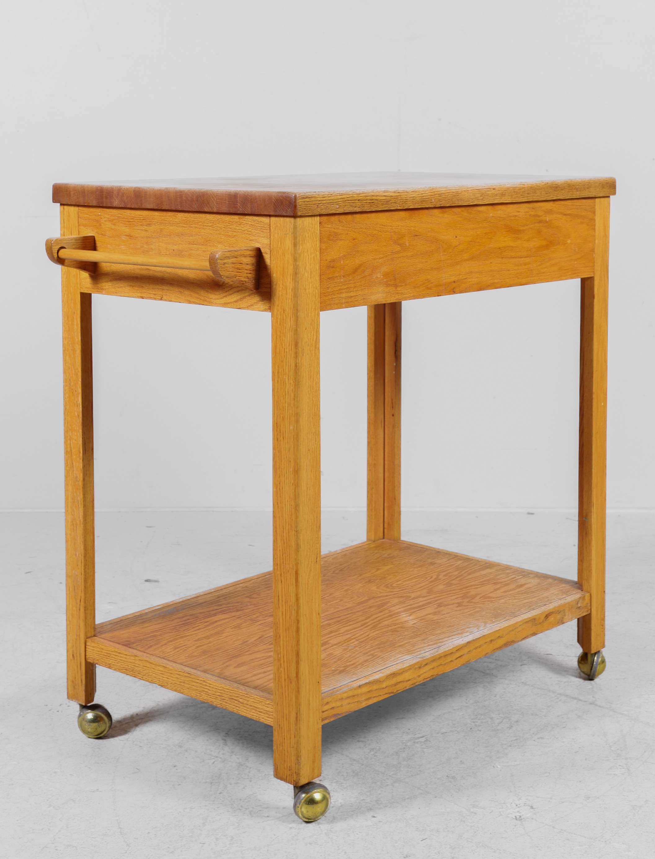Oak 2-drawer kitchen island,