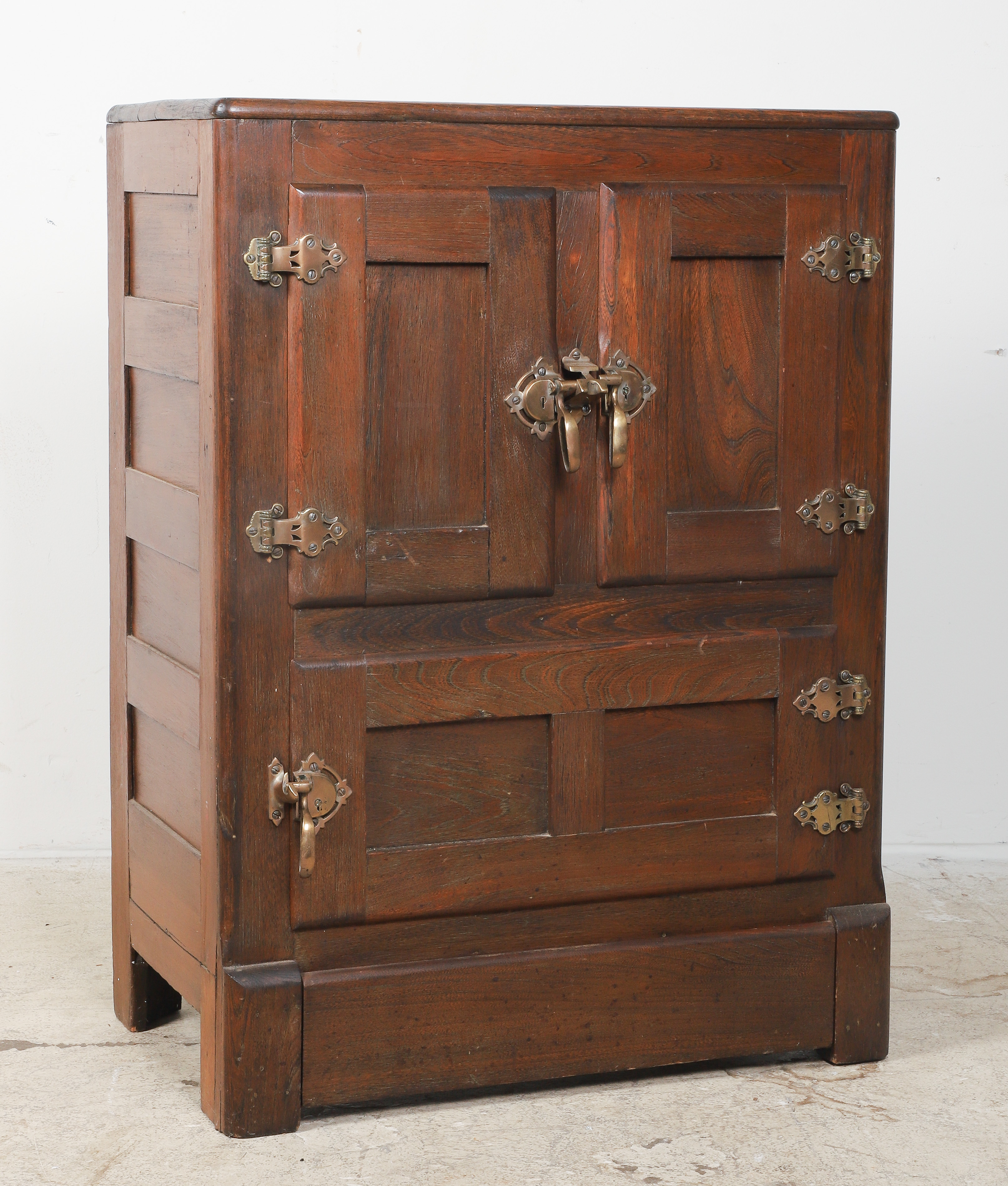 Oak 3 door ice box with