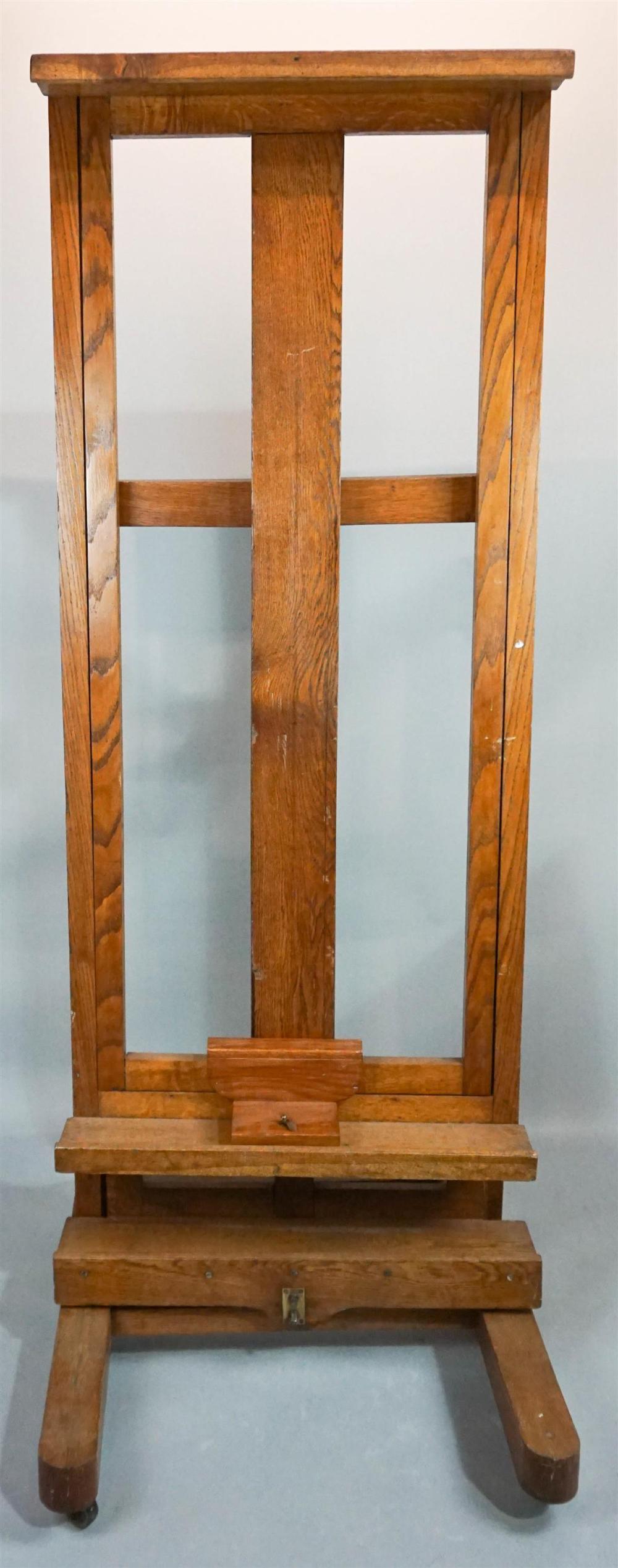 OAK ADJUSTABLE ARTIST'S EASEL,