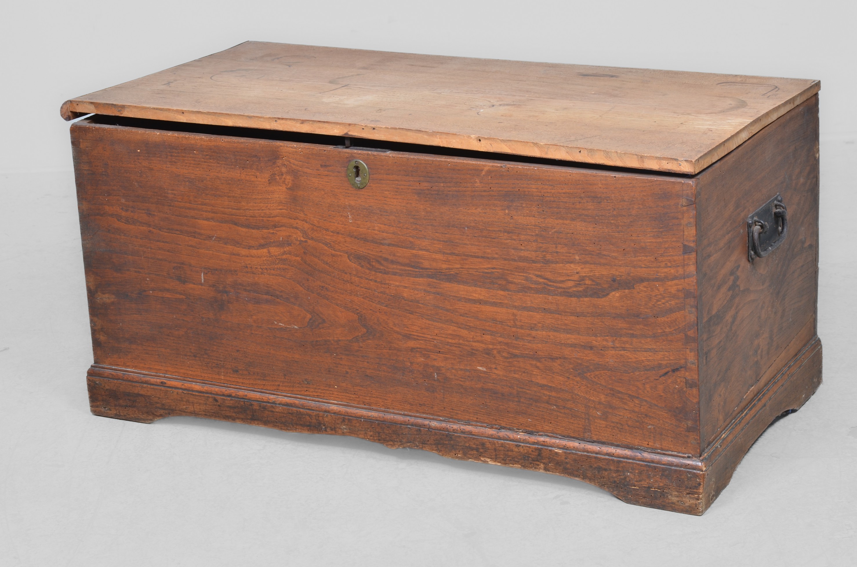 Oak blanket chest, top bent and