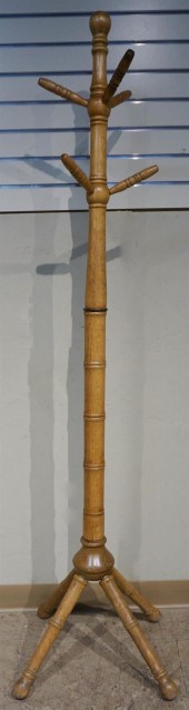 OAK COSTUMER, H: 68 INOak Cost
