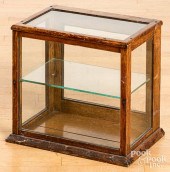 OAK COUNTERTOP SHOWCASE, EARLY