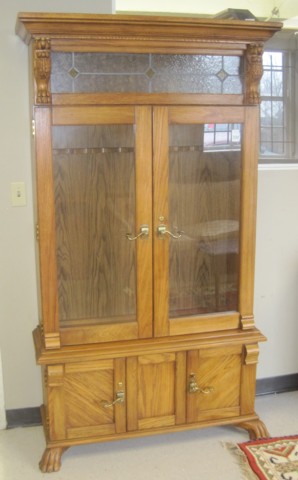 OAK GUN CABINET American antique