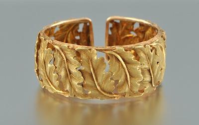 Oak Leaf Design Yellow Gold