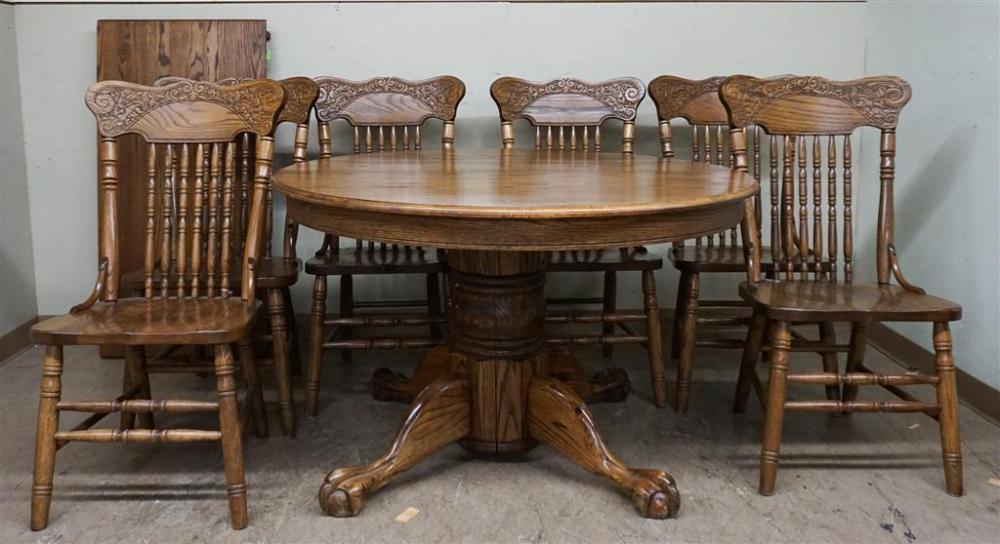 OAK ROUND PEDESTAL DINING TABLE