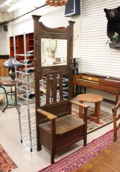 OAK SETTLE-BASE HALLSTANDOAK S