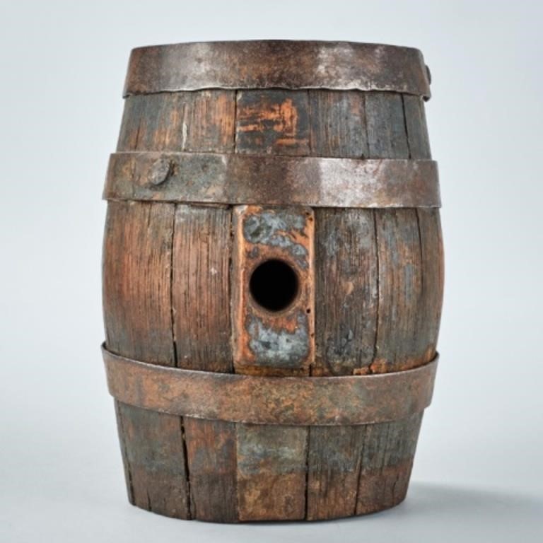 OAK SHOT BARRELThis small wooden