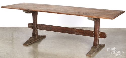 OAK TRESTLE TABLEOak trestle